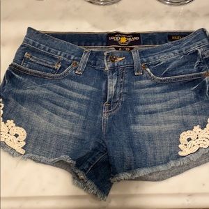 Jean shorts with lace detail